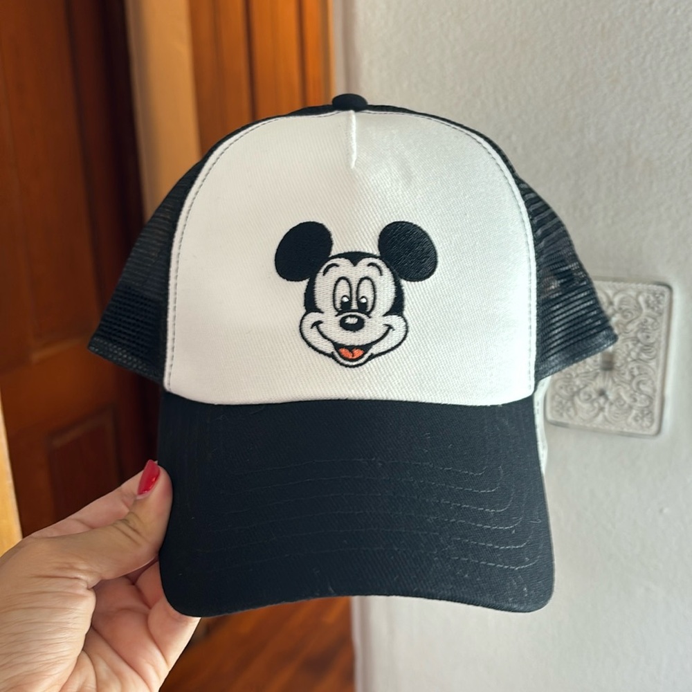 Mickey Mouse trucker hat